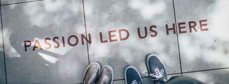 Photo 1455849318743 B2233052Fcff